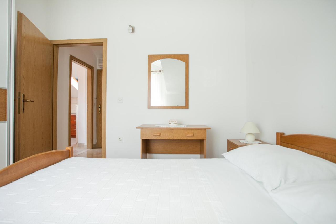 Apartments Ivomar Trogir Exterior photo