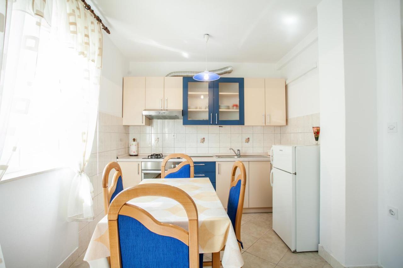 Apartments Ivomar Trogir Exterior photo